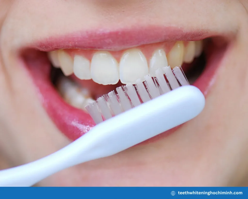 teeth whitening coconut oil baking soda